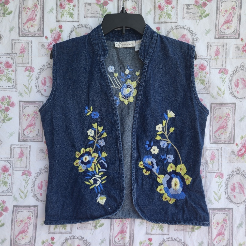 VTG Dressbarn Womens Blue Denim Vest Embroidered Floral Open Front Cottagecore M